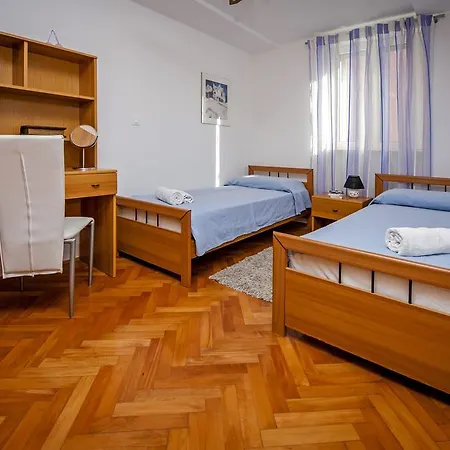 Apartament Rm Pusta *